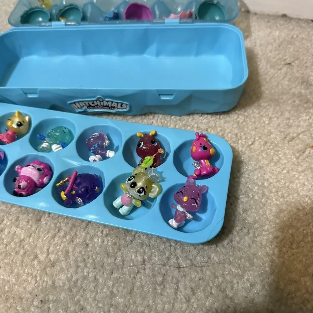Hatchimals Mini Figures CollEGGtibles 13 Minis In Shells‎ & Plastic Egg Carrier